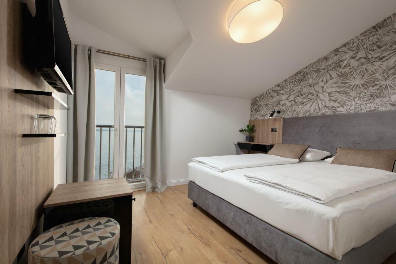 Pansion Amigos Hotell Podstrana Exteriör bild